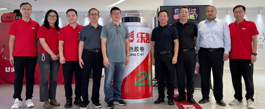 樂凱膠片國慶亮相保定萬博廣場(chǎng)，8天沉浸式體驗(yàn)點(diǎn)燃市民光影熱情